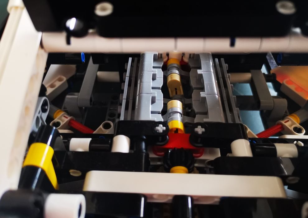 Уникален конструктор Порше 911 RSR със задвижване