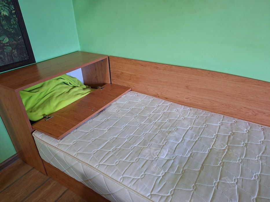 Ъглова спалня с ракла,повдигащ механизъм и матраци