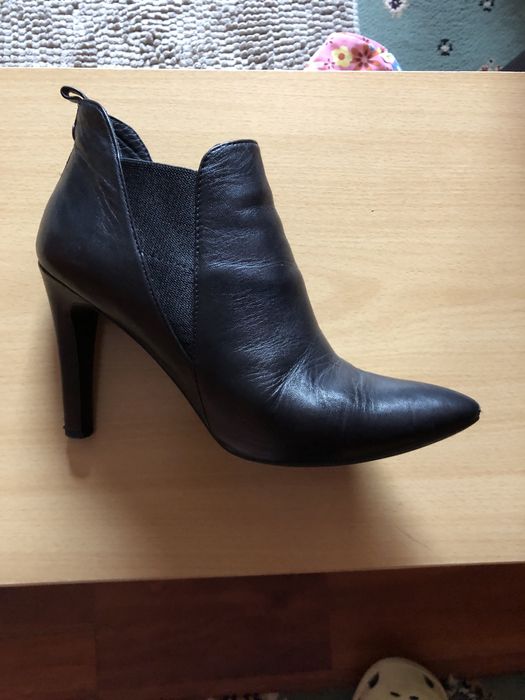 Botine GEOX negre din piele