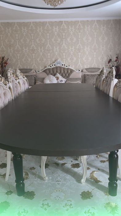 Стол гостинный