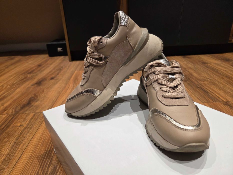 Нови обувки естествена кожа