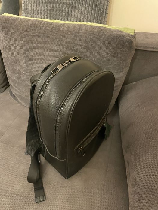 Кожена раница Zara