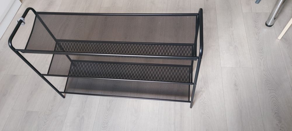 Продам обувницу новую