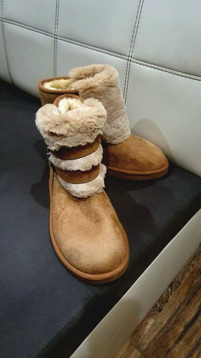 Дамски велурени ботушки