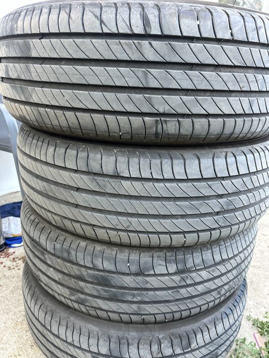 215 65 17 Michelin primacy 4 vara dot 2022