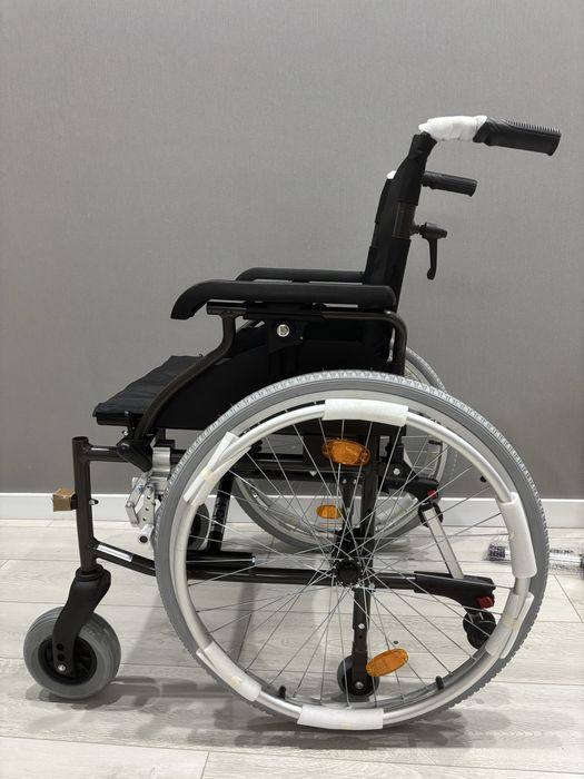 Продам инвалидную коляску новый