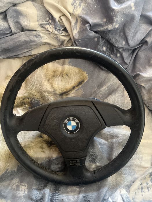 Руль бмв е34 , подушка целая