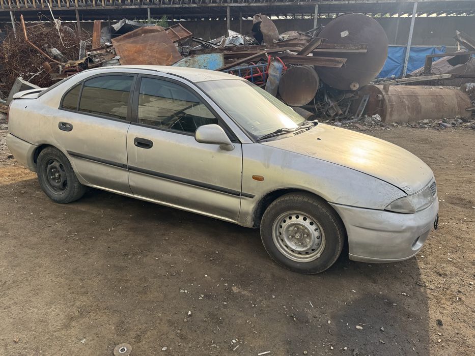 Mitsubishi Carisma 1997 Митсубиси