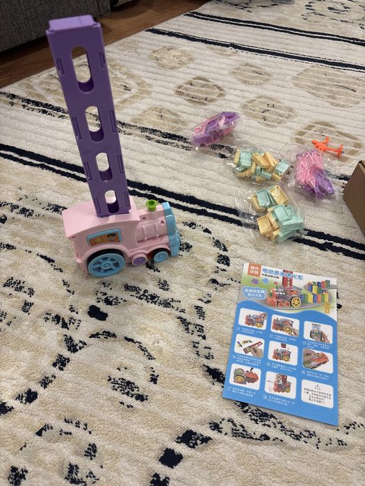 Продам детские игрушки паравоз