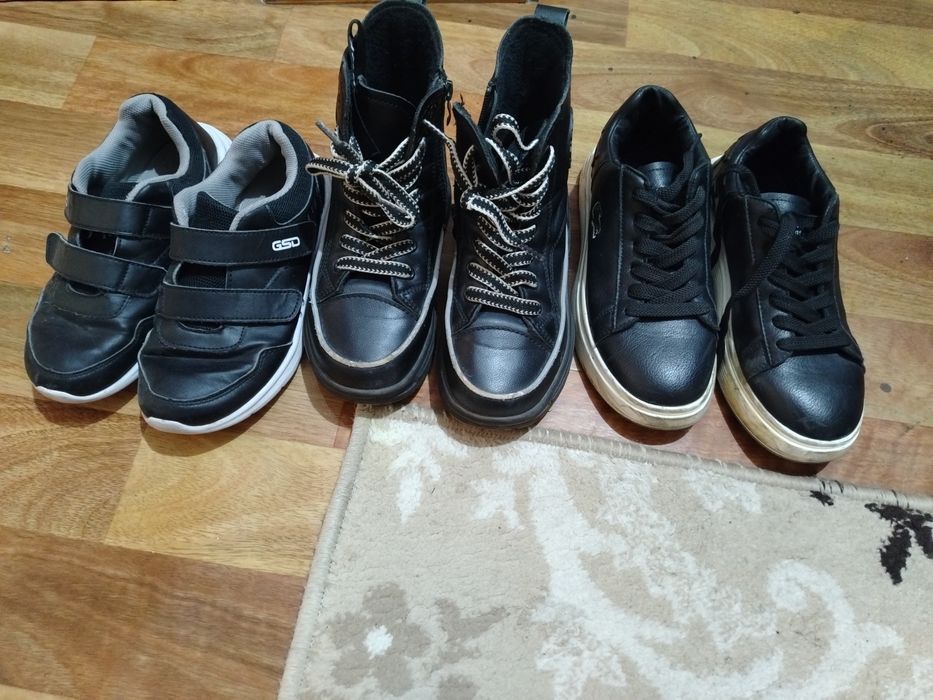 Отдам за две плитки шоколада