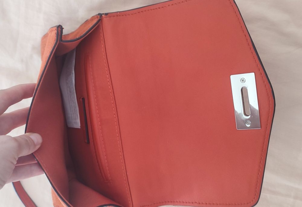 Чанти от естествен велур