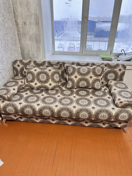 Продам диван (софа)