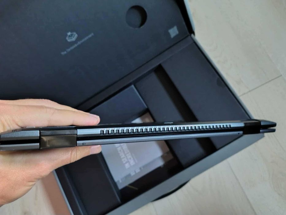 Asus ZenBook 14 Flip OLED 14" 2.8K, Intel i5-1135G7, 8GB RAM SSD 512GB