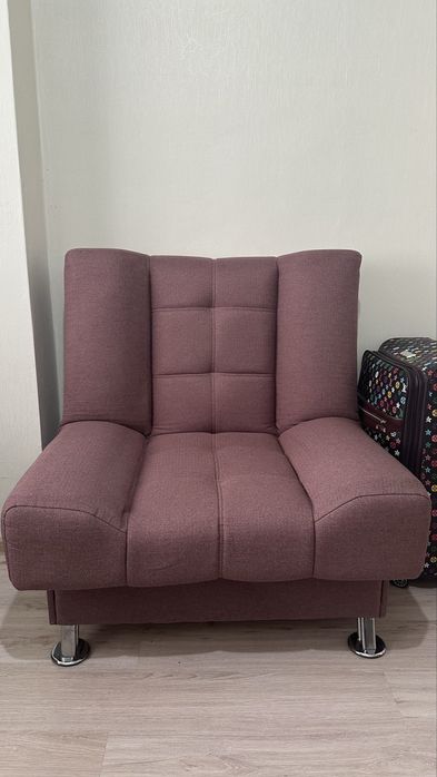 Продам 2 кресло длиной 1 метр.