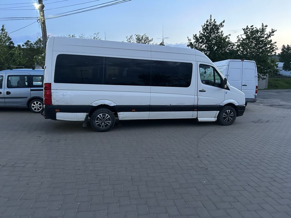 Vând crafter 2.5 8+1