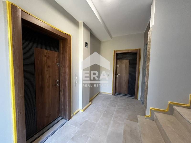Продава се Многостаен апартамент в Варна, Бриз - 293 кв.м за 2134 €/кв.м - Снимка #2