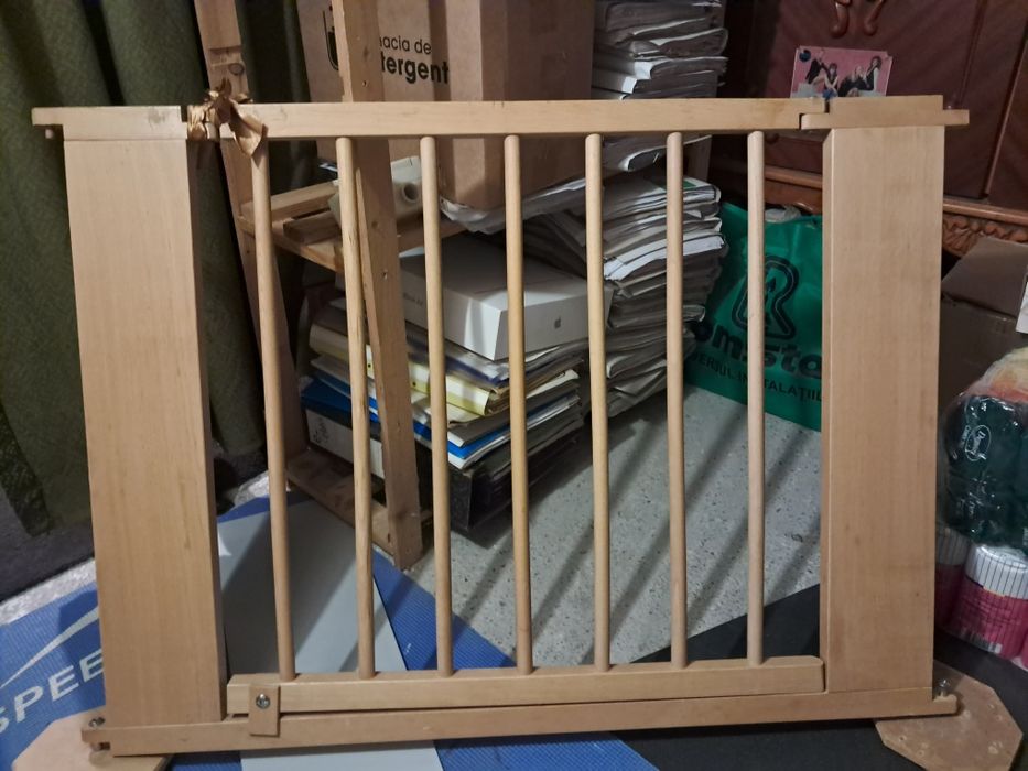 Portiță blocat accesul copiilor scară