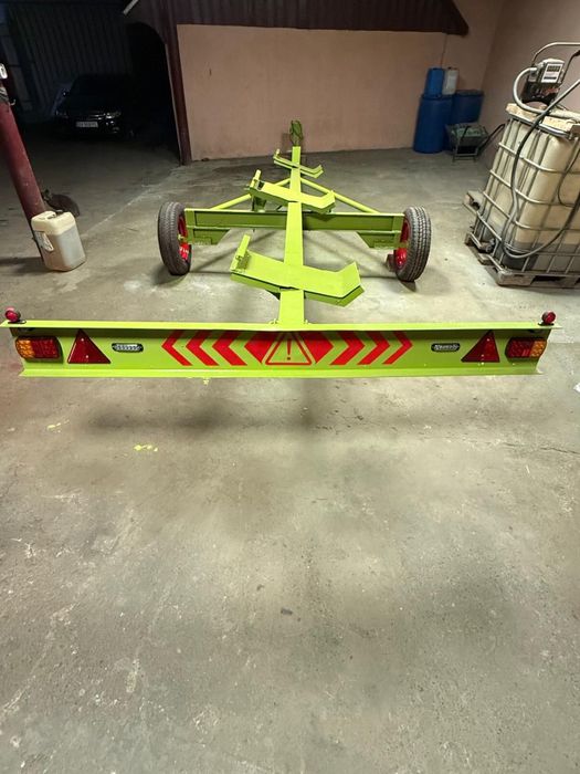 Vand carucior pentru masa