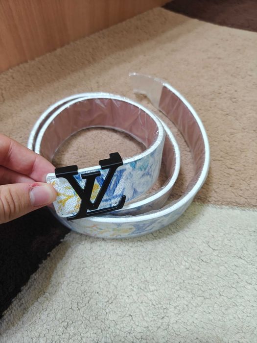 Curea Louis Vuitton Initiales Watercolor Monogram – 105 cm / 42 – Nouă
