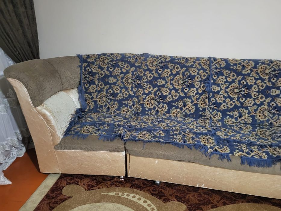 Диван,стол,шкафы