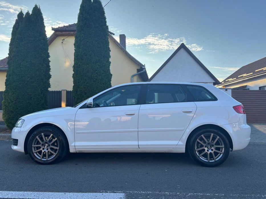 AUDI A3 Sportback 2010 — imagine 4