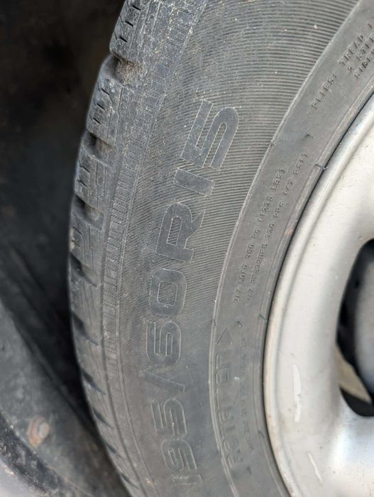 Комплект зимни гуми Нокиан 195/60/15 с оригинални джанти на Волво