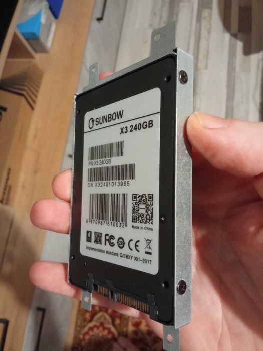 SSD 240 GB 2,5 inch fara probleme cu windows 10