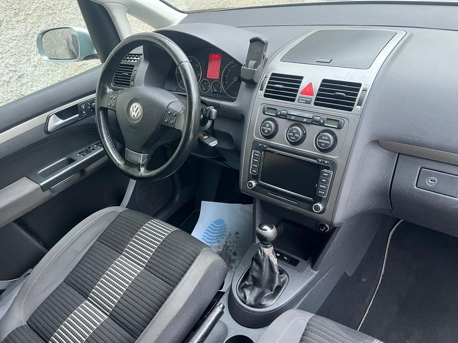 Volkswagen Touran 2.0 TDI 140 cai 2008 7 locuri