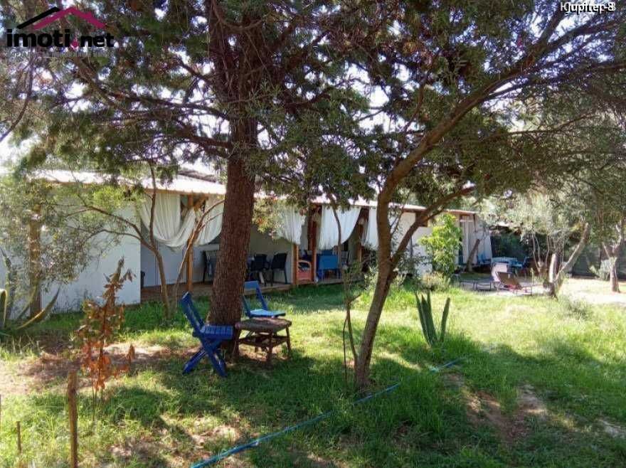 Продавам обзаведено бунгало до плаж в Кариани - 8000 евро.