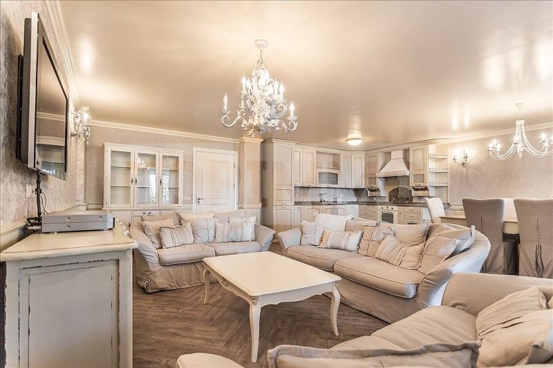 Продава се Тристаен апартамент в Варна, м-т Евксиноград - 180 кв.м за 1806 €/кв.м - Снимка #2