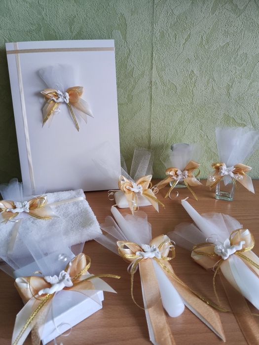 Покани, подаръчета и комплекти за кръщене в цвят по избор на клиента