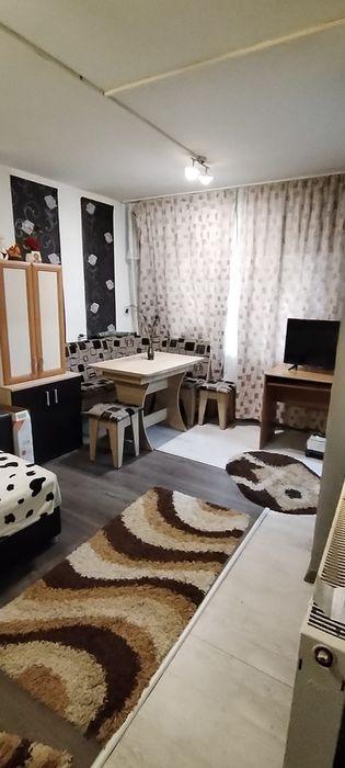 Garsoniera de închiriat