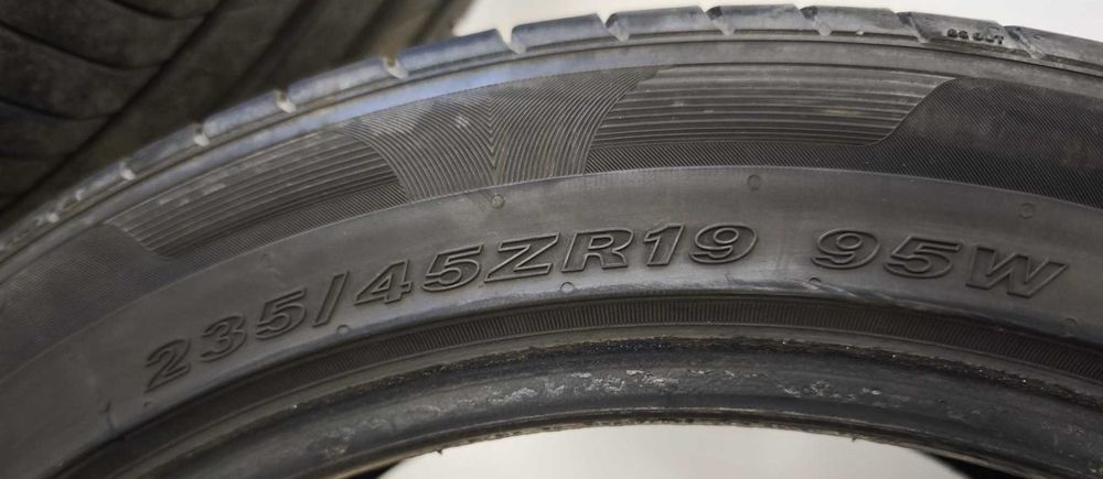 Vand anvelope vara Nexen NFera Sport / R19 - doua latimi