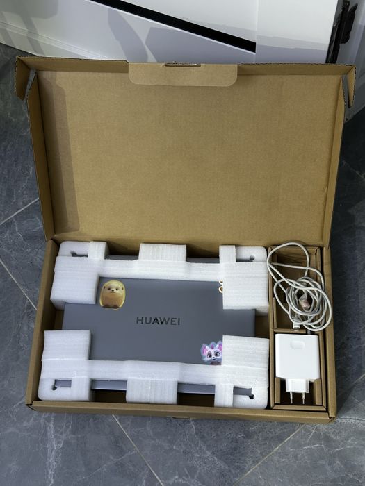 Ноутбук Huawei d14 core i5/12gen