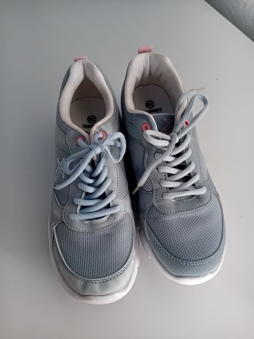 Маратонки и летни сандали