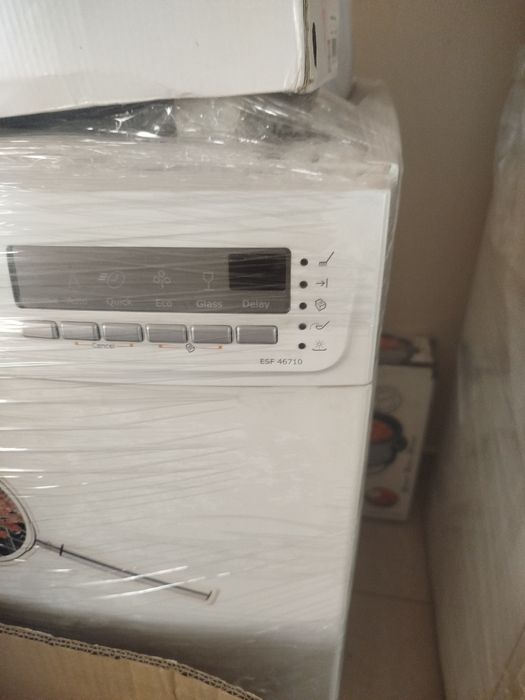Съдомиялна машина ELECTROLUX