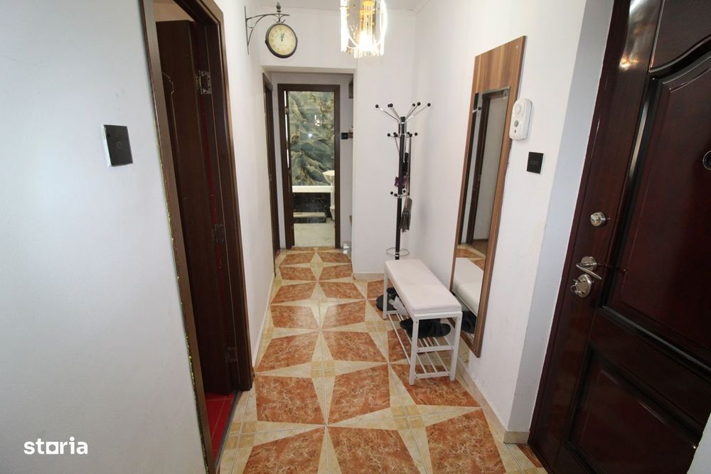 Vând apartament 2 camere în Hunedoara,  Micro1-Hotel Rusca, 51mp...