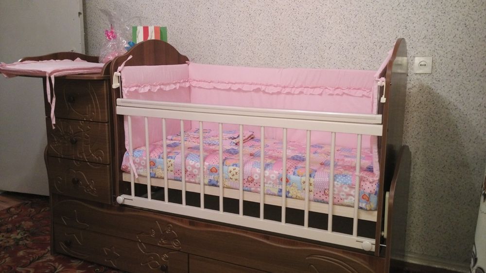 Кровать трансформер с маятником