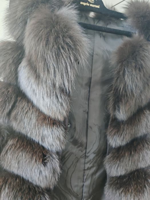 Продам безрукавку. Не дорого.