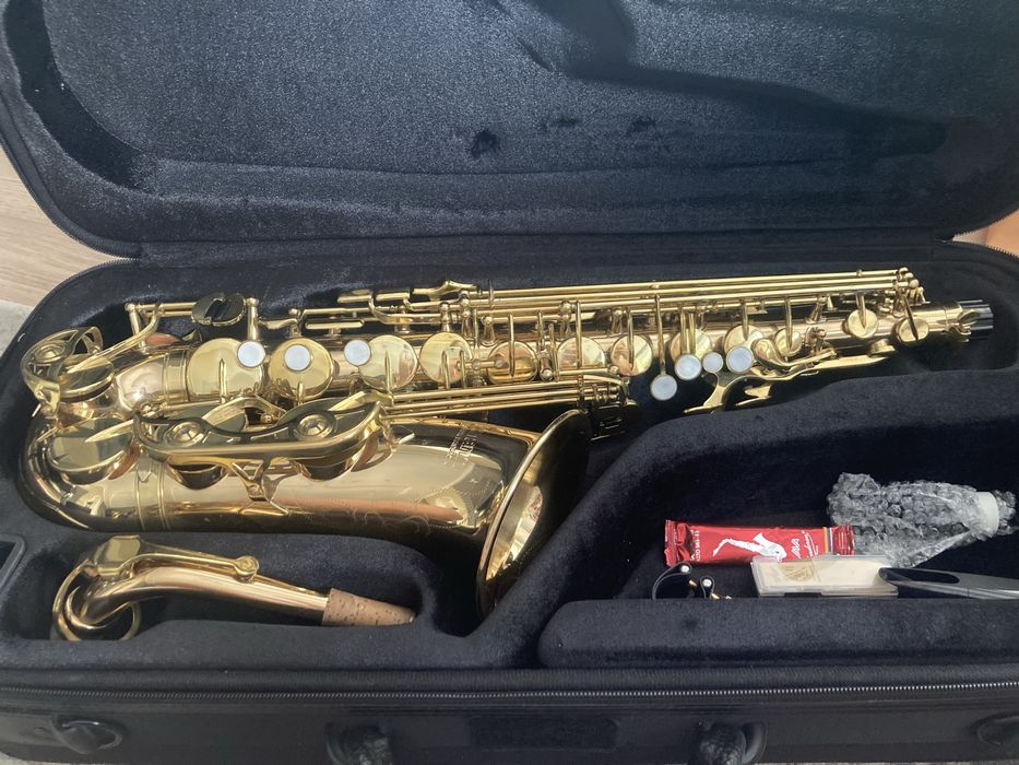 Саксафон альт.