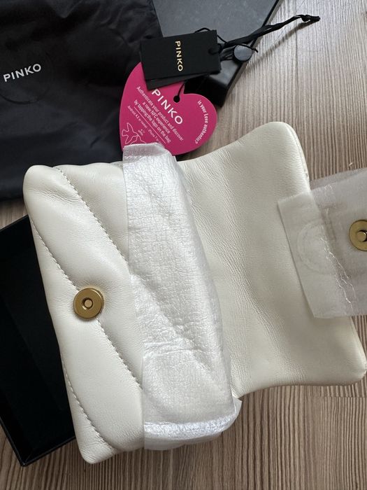Чисто нова чанта Pinko micro puff бяла