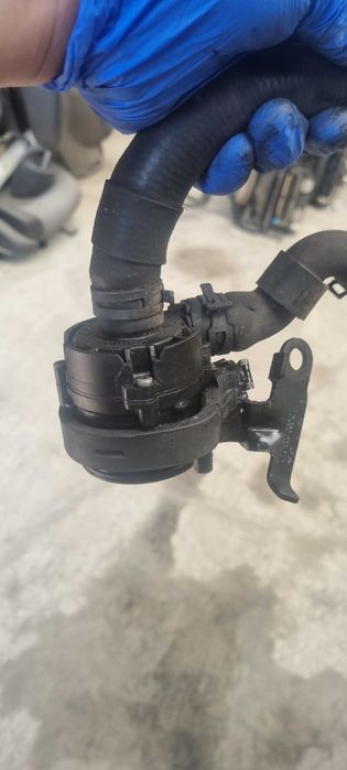 Pompa recirculare apa VW Golf 7 Passat B8 Touran Tiguan, cod 5G0965567
