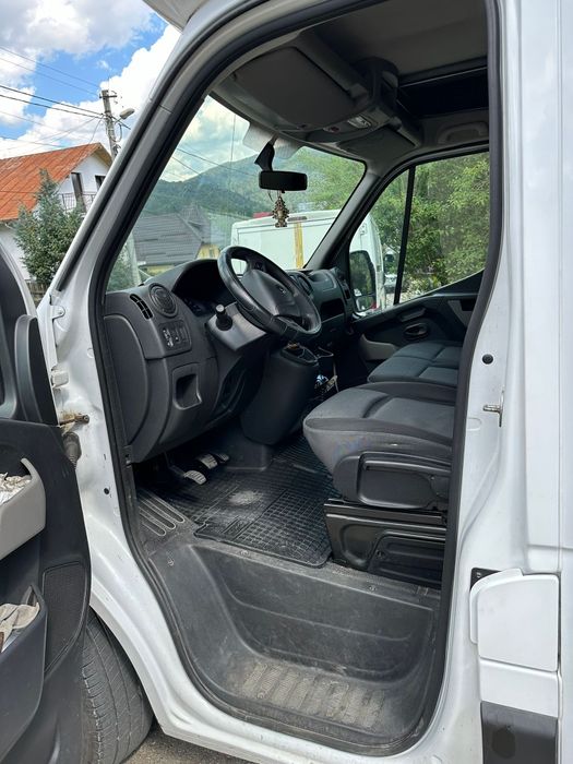 Vând Renault Master 3