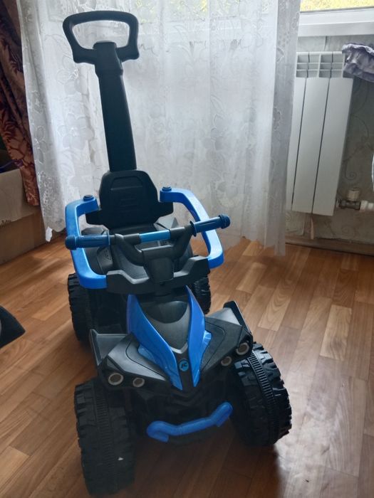 Продам машинку по 3000