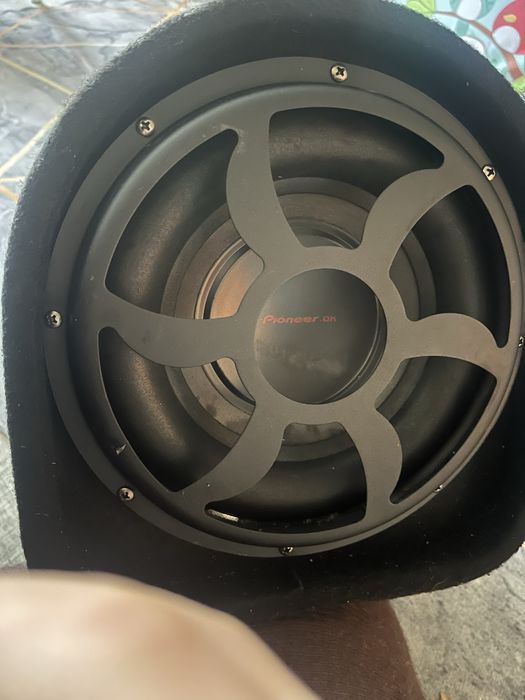 Продам б/у Сабуфер и уселитель