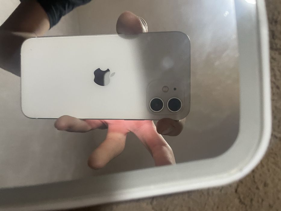 Iphone 12.                                          З