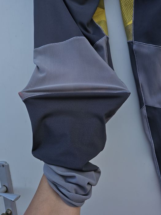 Adidas оригинален дамски клин Л размер нов