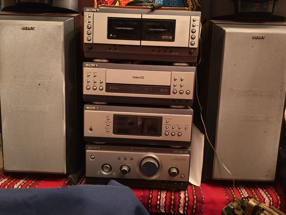 Продается  муз центр SONY