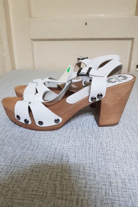 Босоножки летние новые