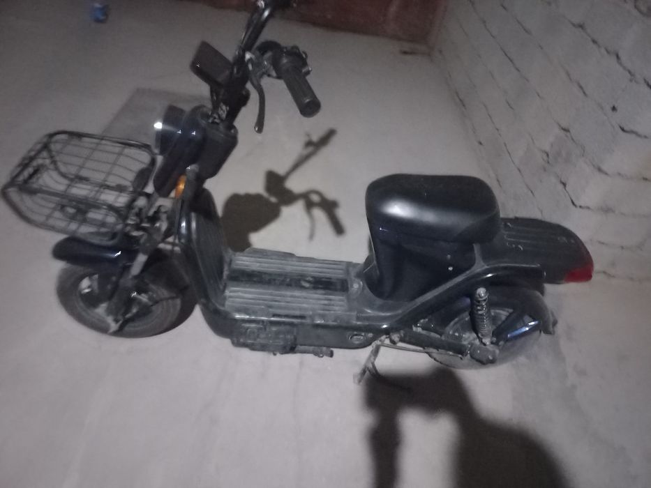 Skuter yuradigan holatda